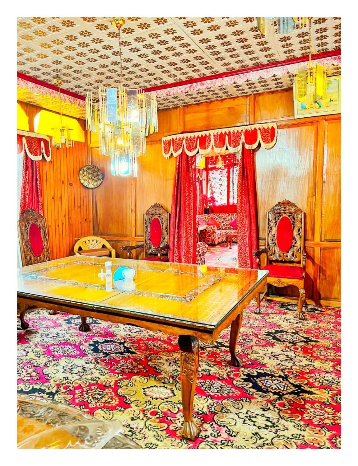 Srīnagar Mossess Group Of Houseboats酒店 外观 照片