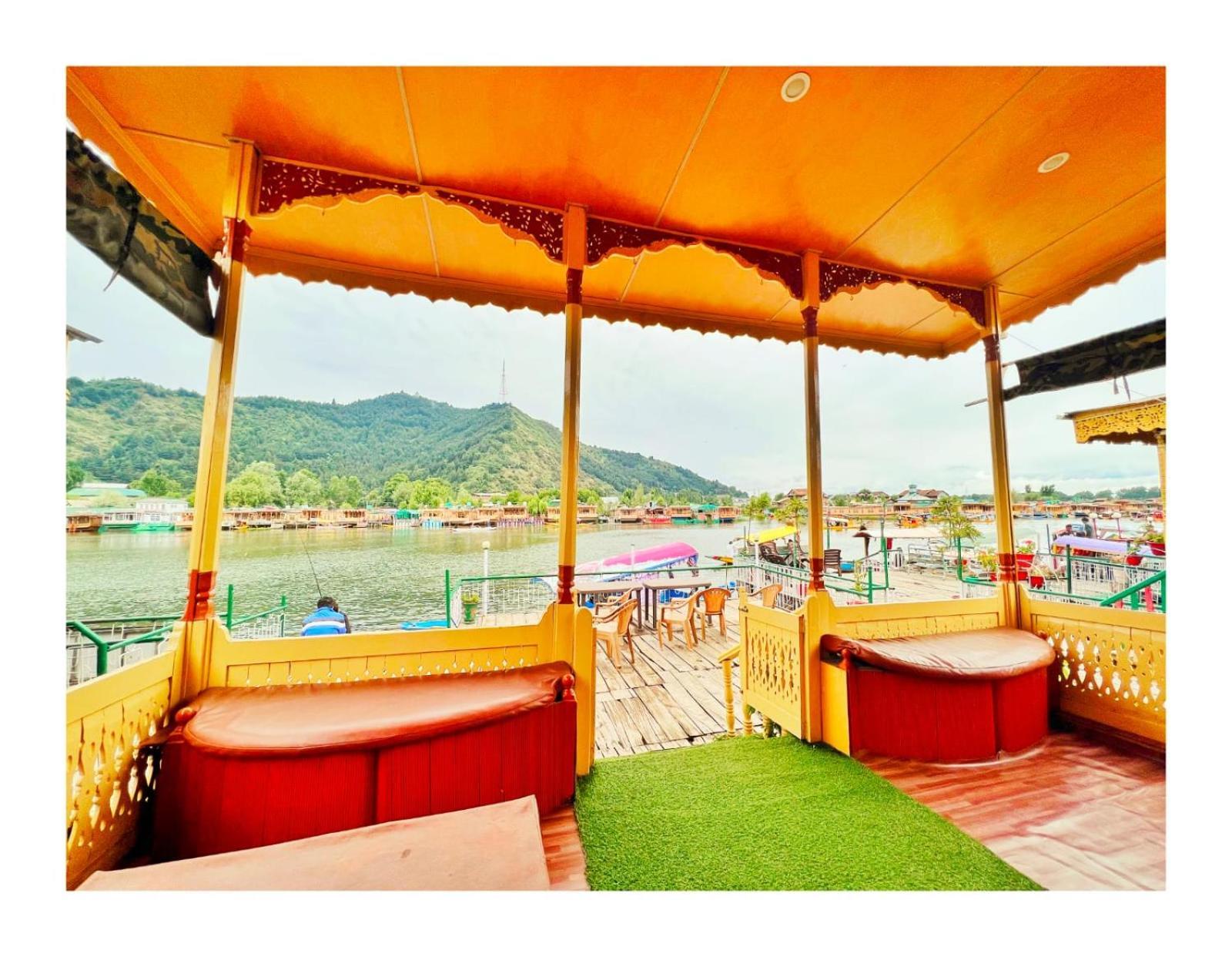 Srīnagar Mossess Group Of Houseboats酒店 外观 照片