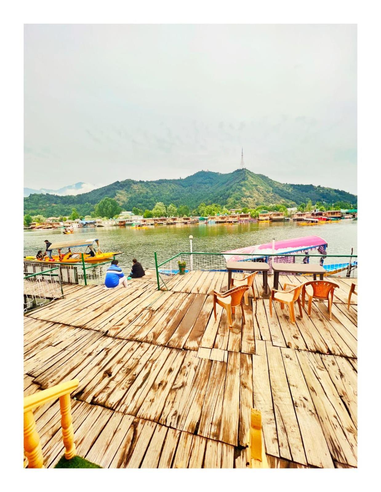 Srīnagar Mossess Group Of Houseboats酒店 外观 照片