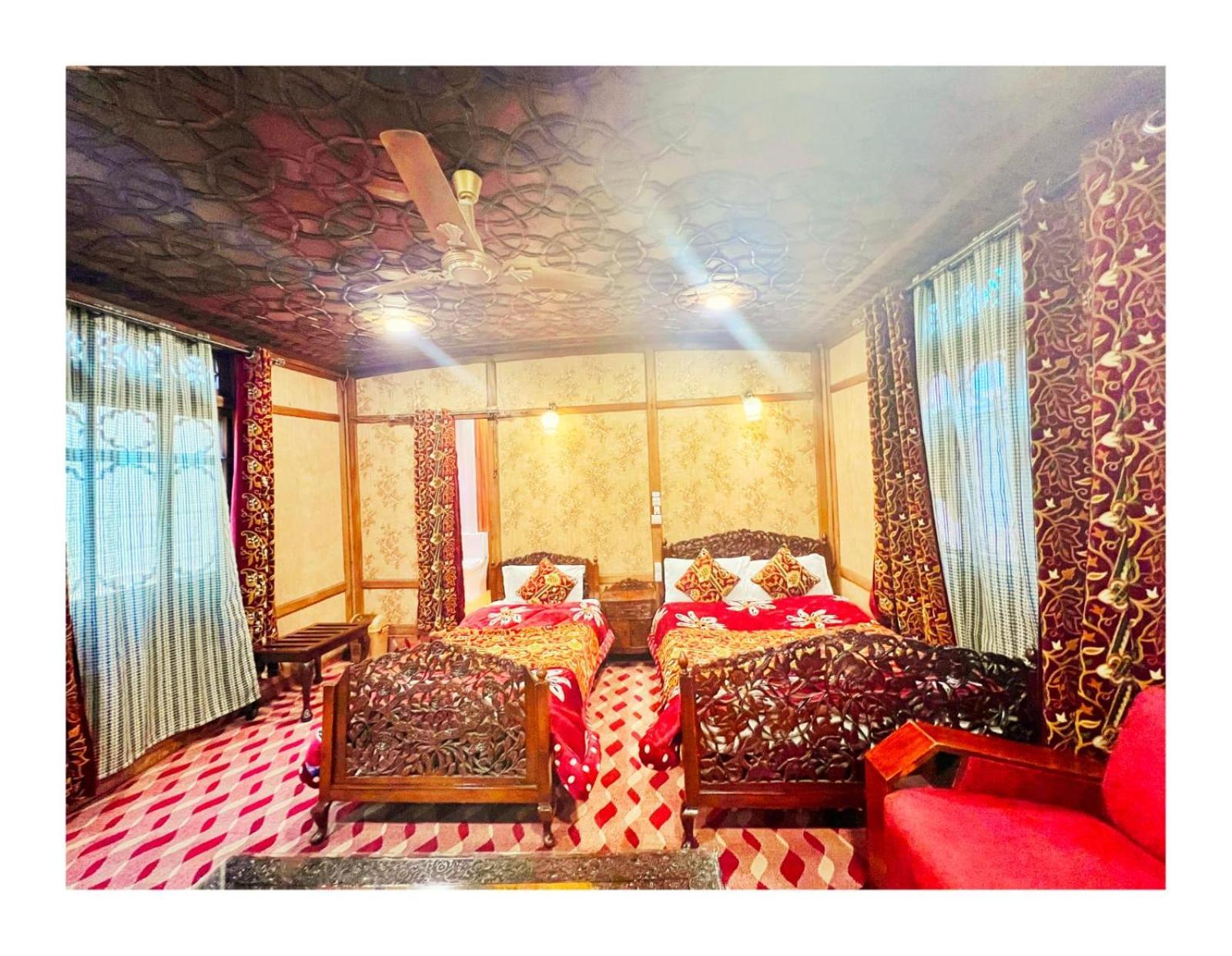 Srīnagar Mossess Group Of Houseboats酒店 外观 照片