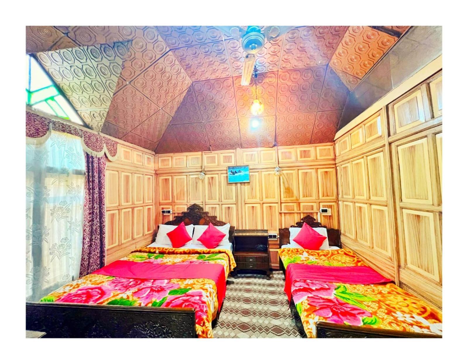 Srīnagar Mossess Group Of Houseboats酒店 外观 照片