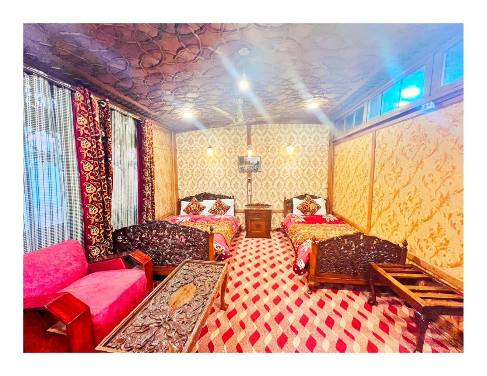 Srīnagar Mossess Group Of Houseboats酒店 外观 照片