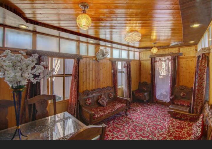 Srīnagar Mossess Group Of Houseboats酒店 外观 照片