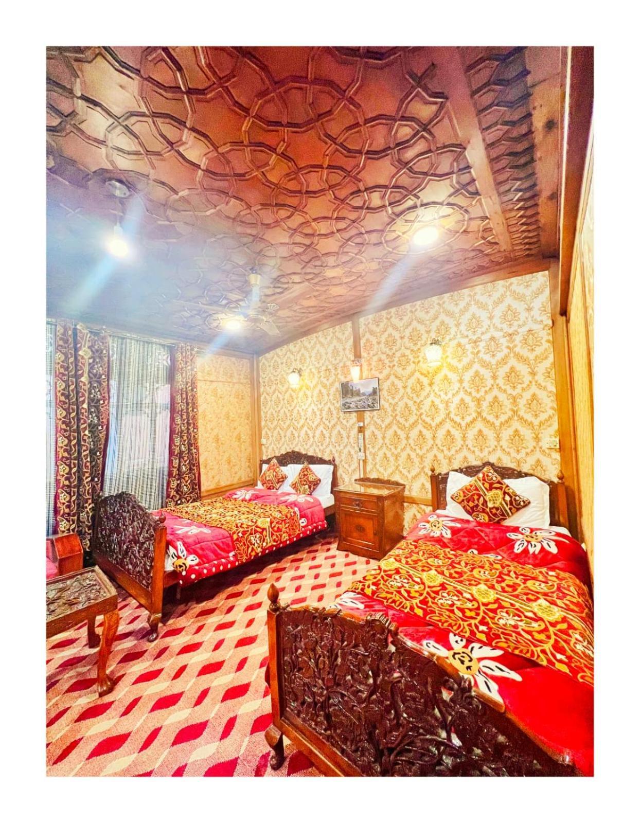 Srīnagar Mossess Group Of Houseboats酒店 外观 照片